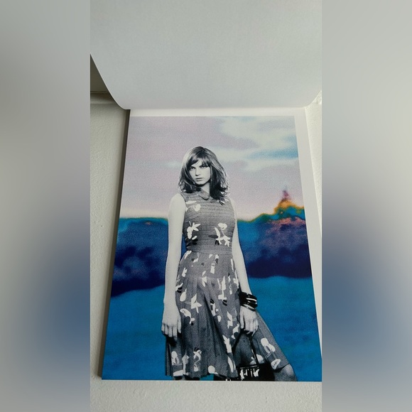 Chanel  Catalogue  2000 Pad Flip Design Collectable Photos By Karl Lagerfeld - Picture 7 of 16